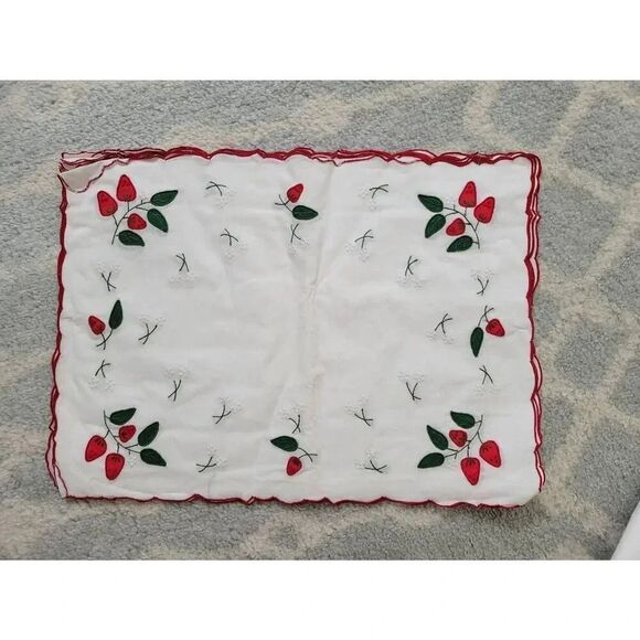 Vtg NEW "Strawberry" Embroidered Madeira Linen Set, 1 Table Runner, 8x Napkins a - Picture 2 of 12